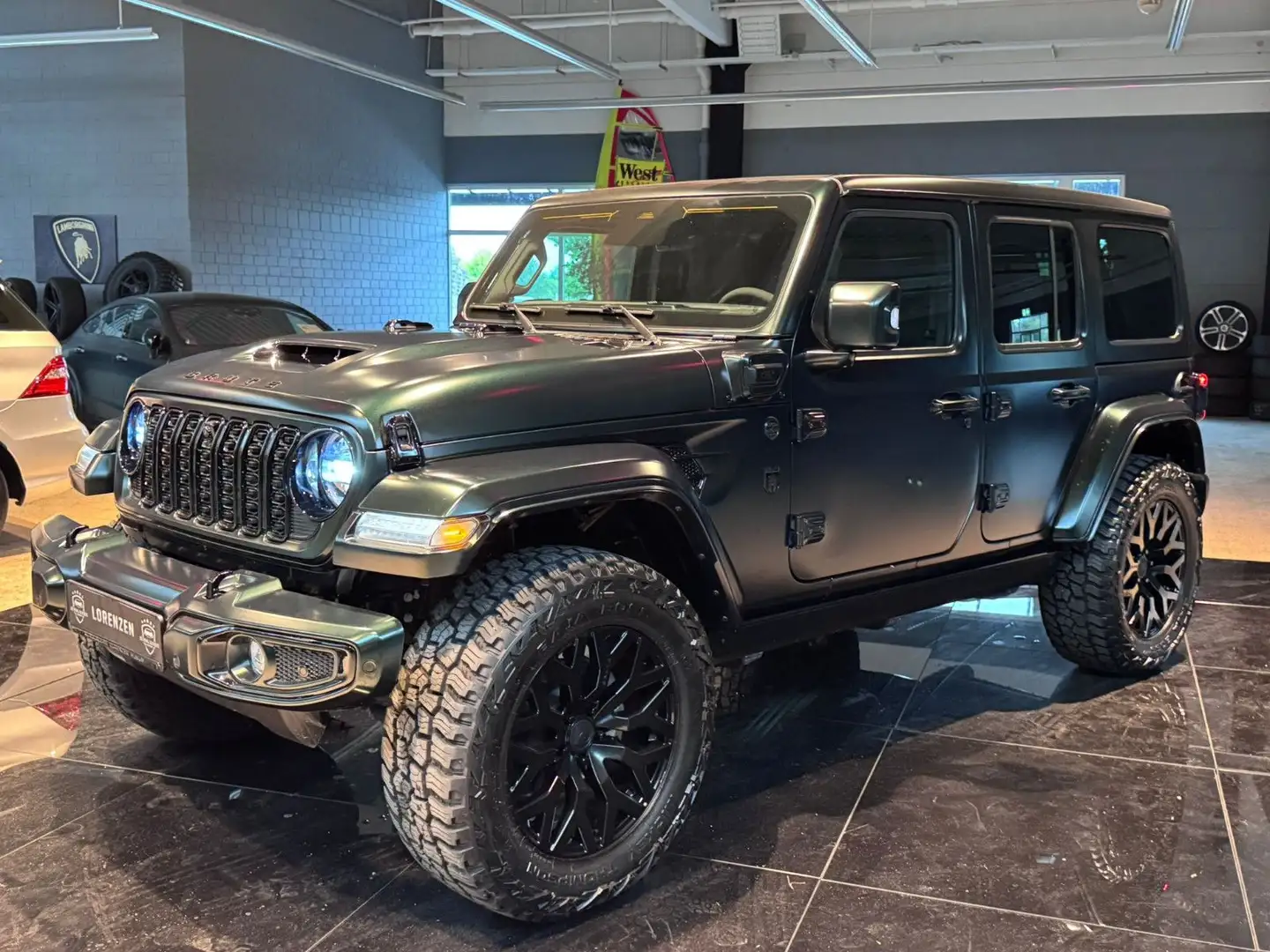Jeep Wrangler "Brute" Umbau 4xe RubiUnlimited Hybrid LED 360° Groen - 1