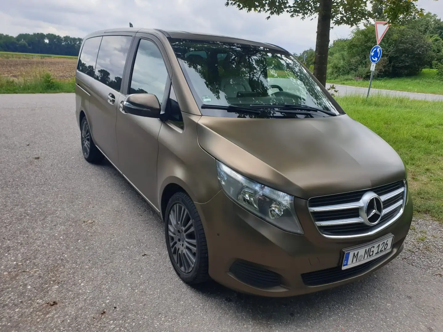 Mercedes-Benz V 200 V Klasse Gold Familieauto Zlatá - 1