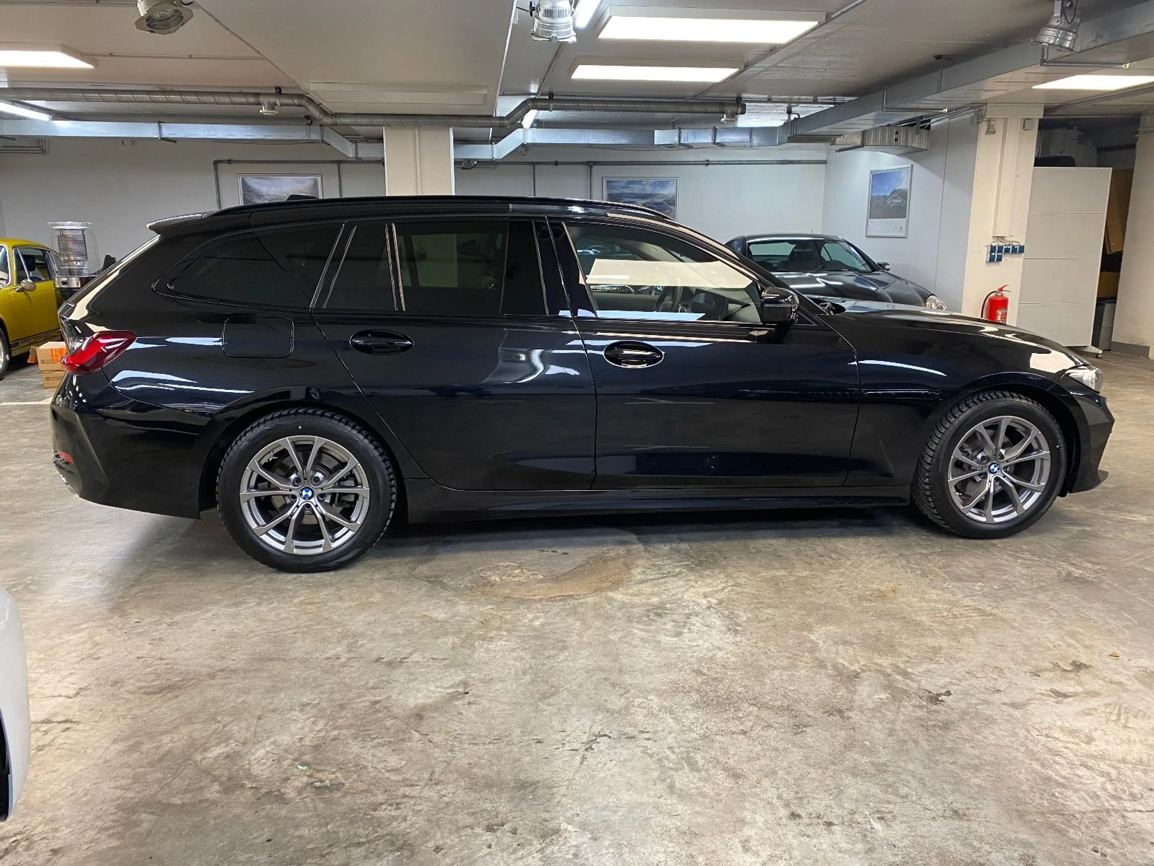 BMW 320 d Touring Behördenfahrzeug TOP ZUSTAND ! — photo 6