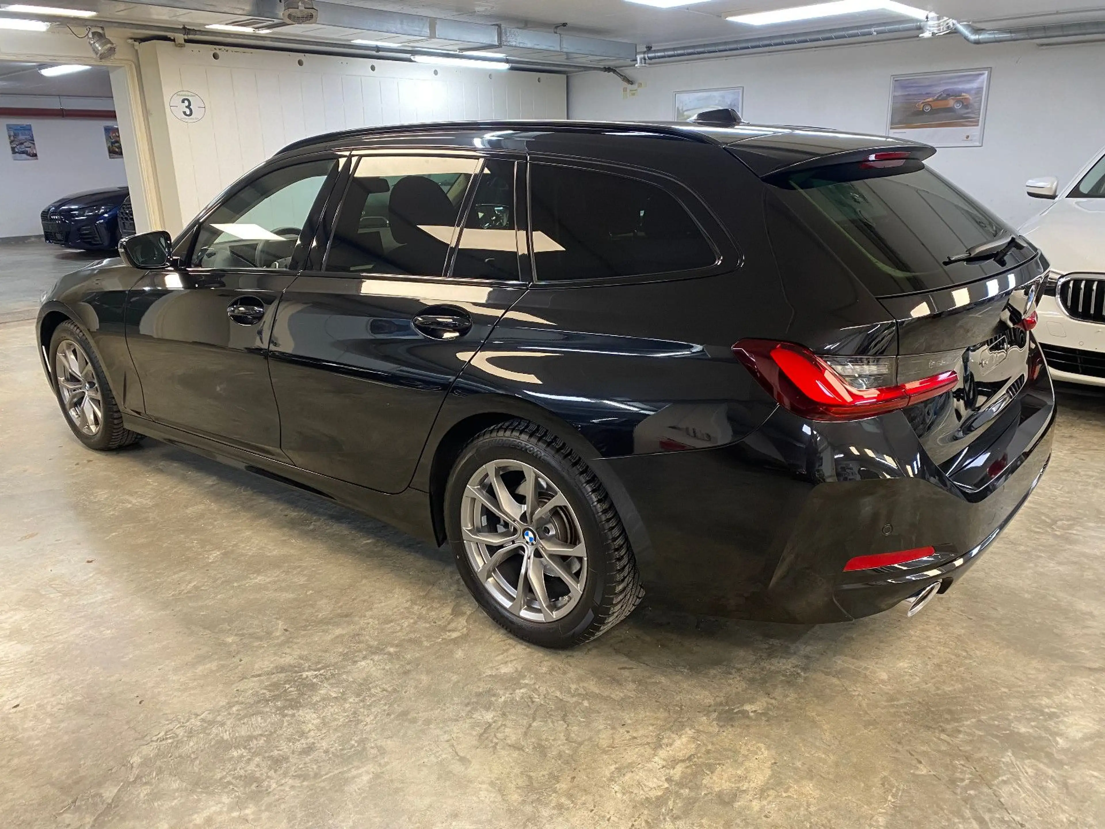 BMW 320 d Touring Behördenfahrzeug TOP ZUSTAND ! — photo 3