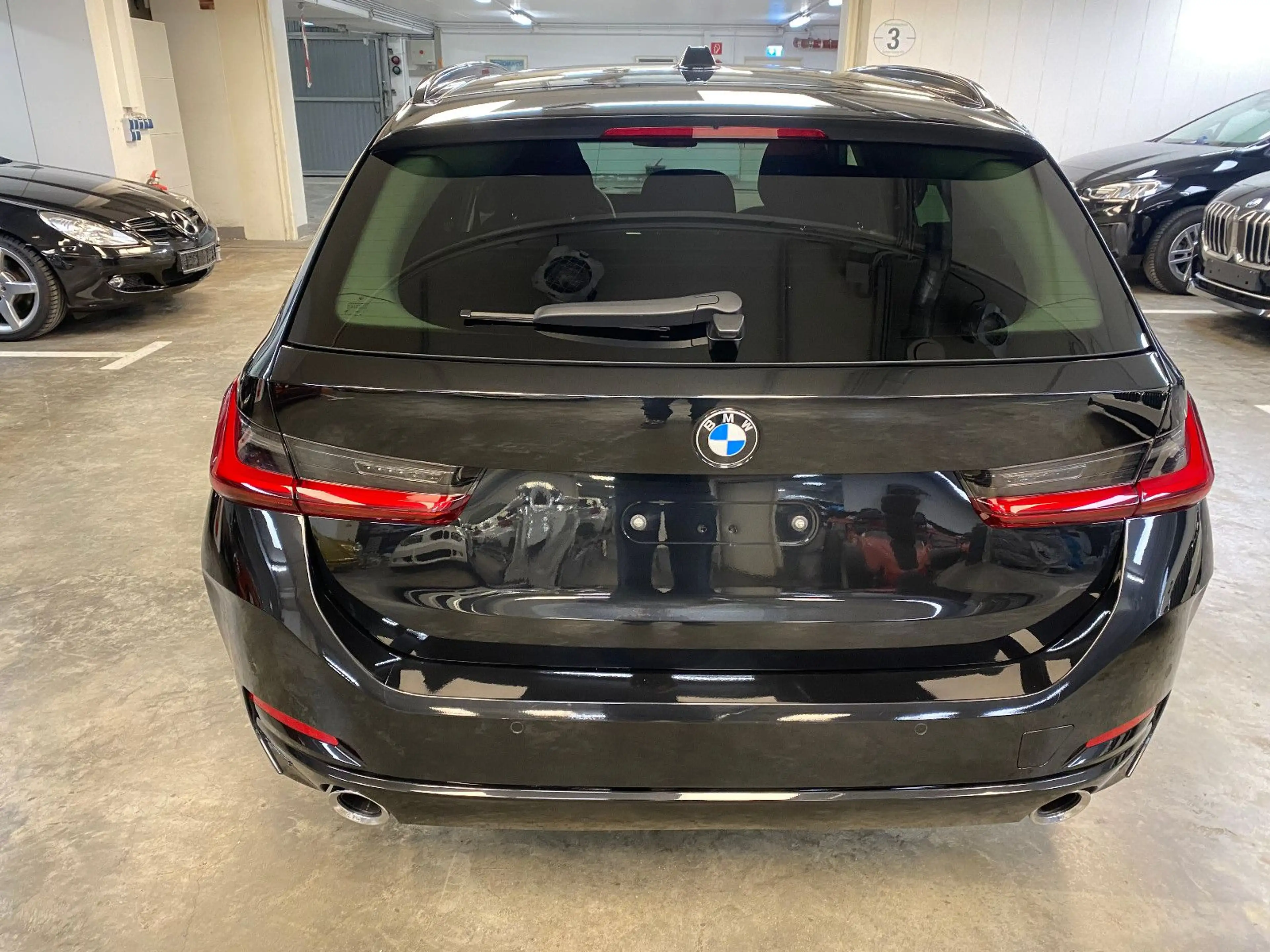 BMW 320 d Touring Behördenfahrzeug TOP ZUSTAND ! — photo 4