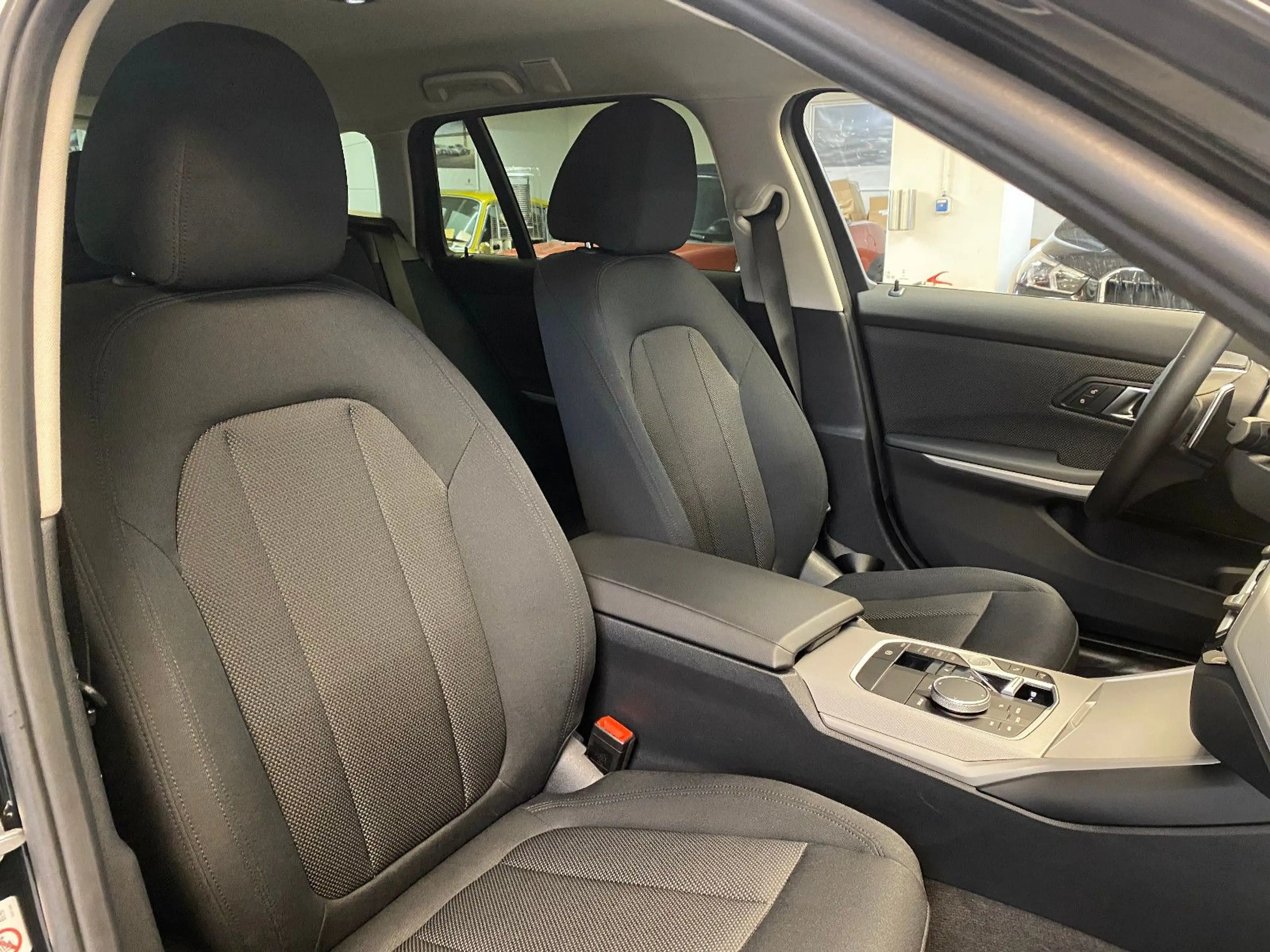 BMW 320 d Touring Behördenfahrzeug TOP ZUSTAND ! — photo 10