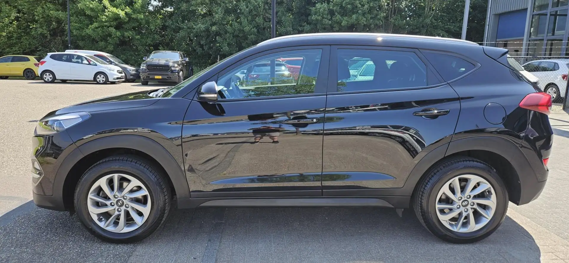 Hyundai TUCSON 1.6 GDi 132PK Navigatie Cruise Climate Camera LM v Noir - 2
