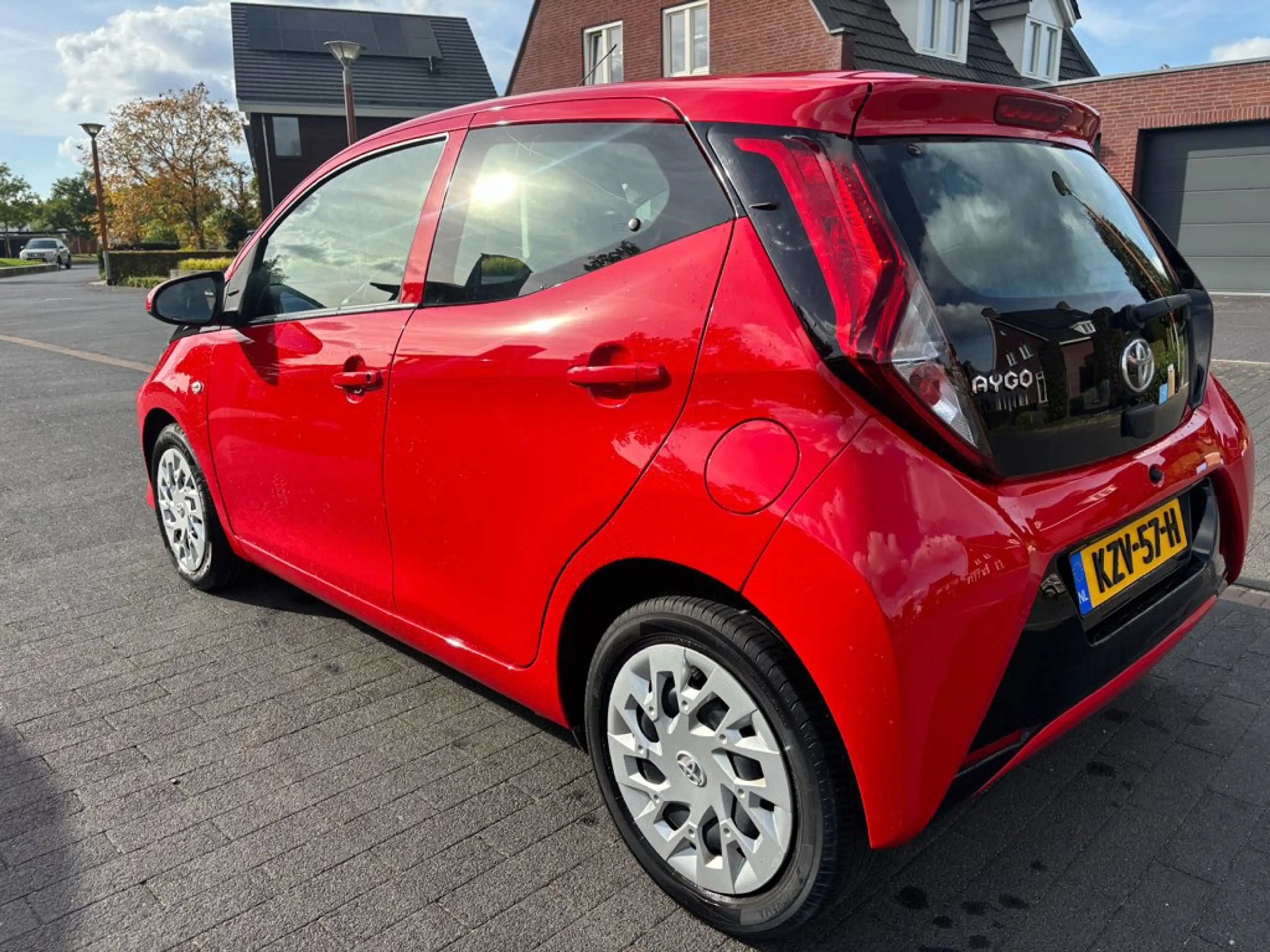Toyota Aygo 1.0 VVT-i x-play automaat 35000 km !! airco — photo 3