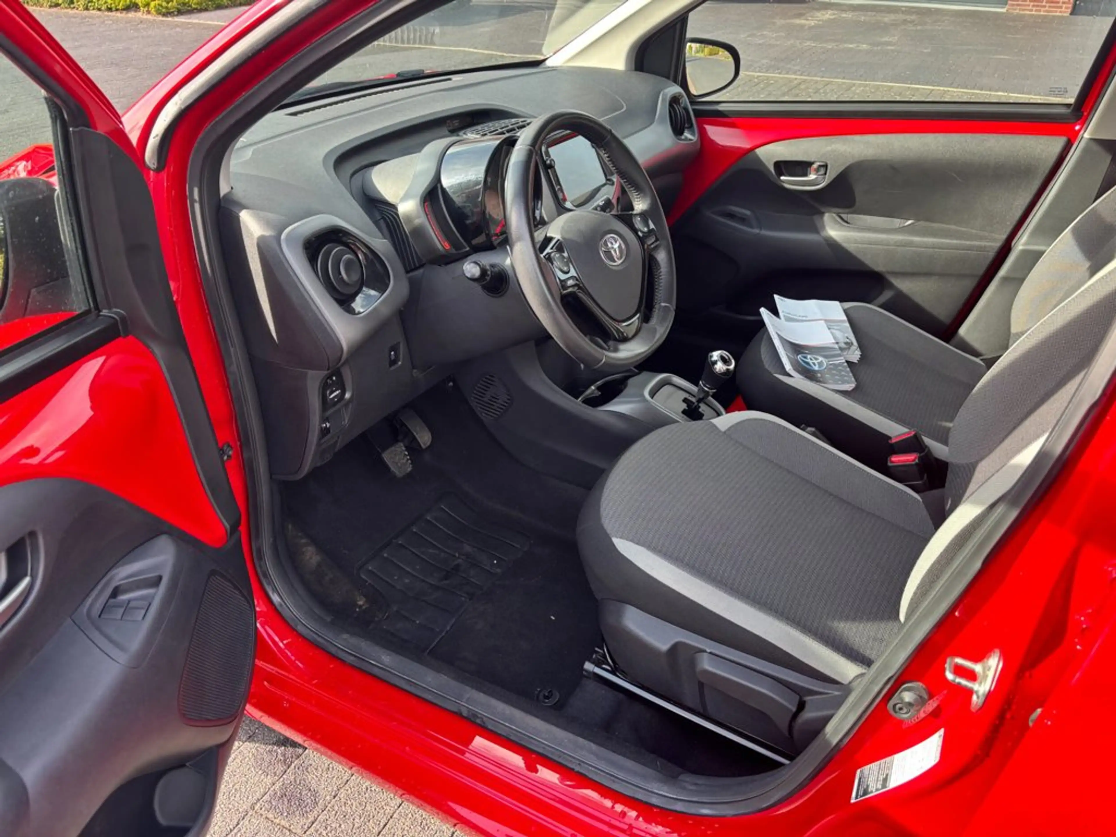 Toyota Aygo 1.0 VVT-i x-play automaat 35000 km !! airco — photo 6