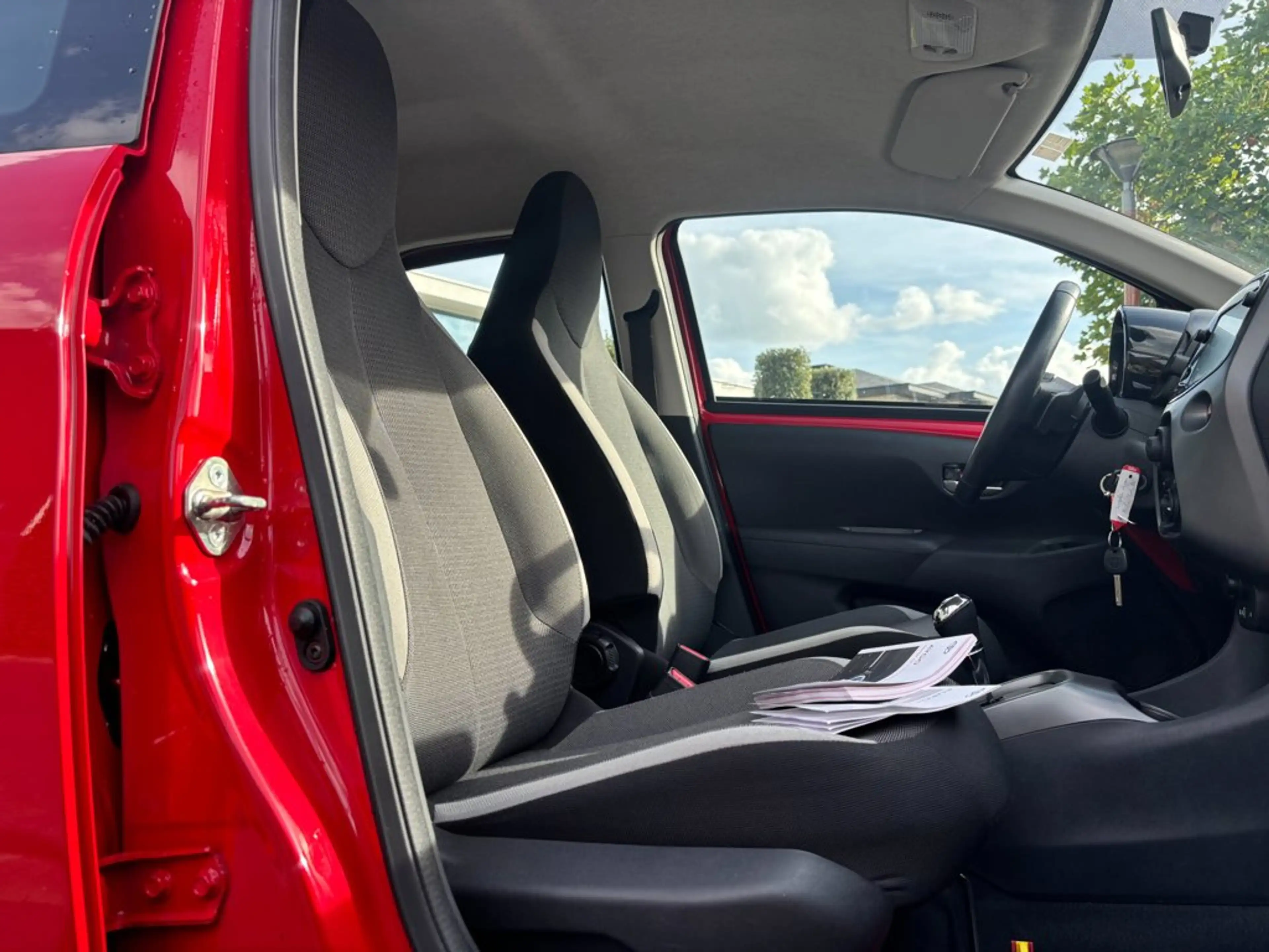 Toyota Aygo 1.0 VVT-i x-play automaat 35000 km !! airco — photo 9