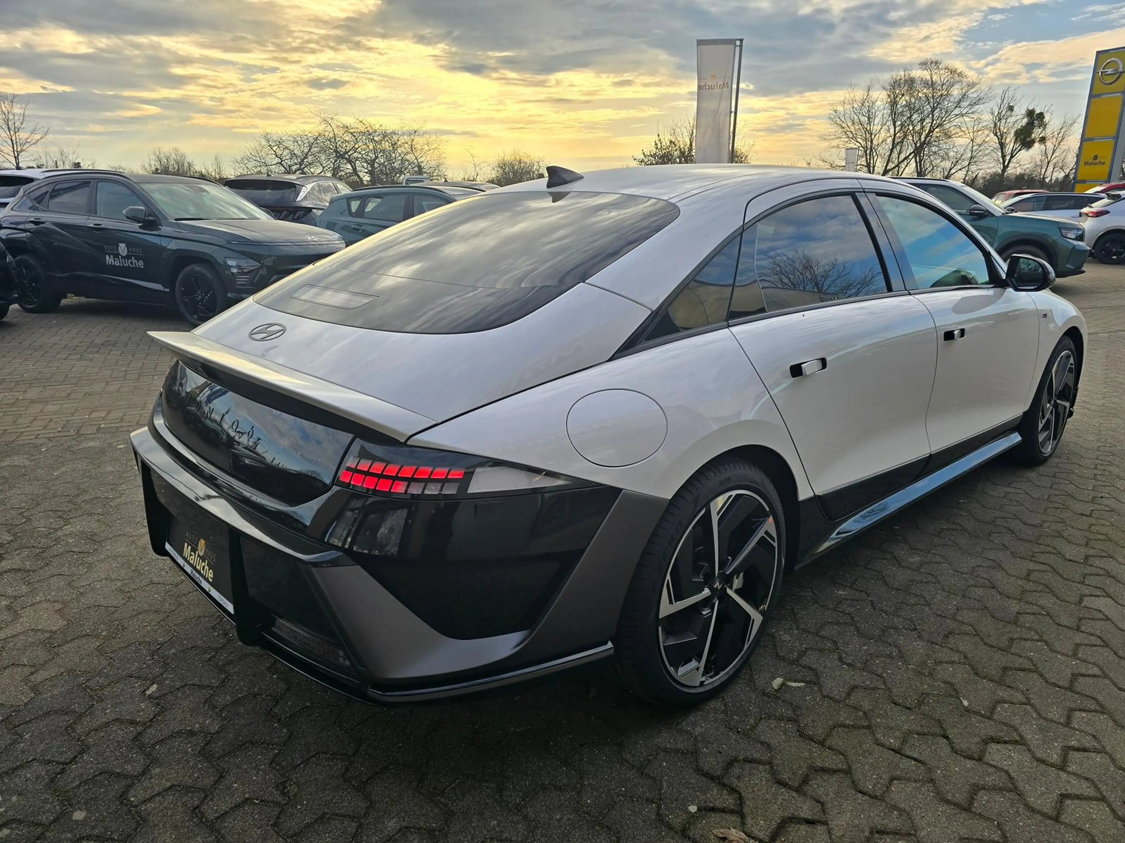 Hyundai IONIQ 6 N-Line 4WD 84kWh+elektr.Heckkl.+Matrix+ — photo 7