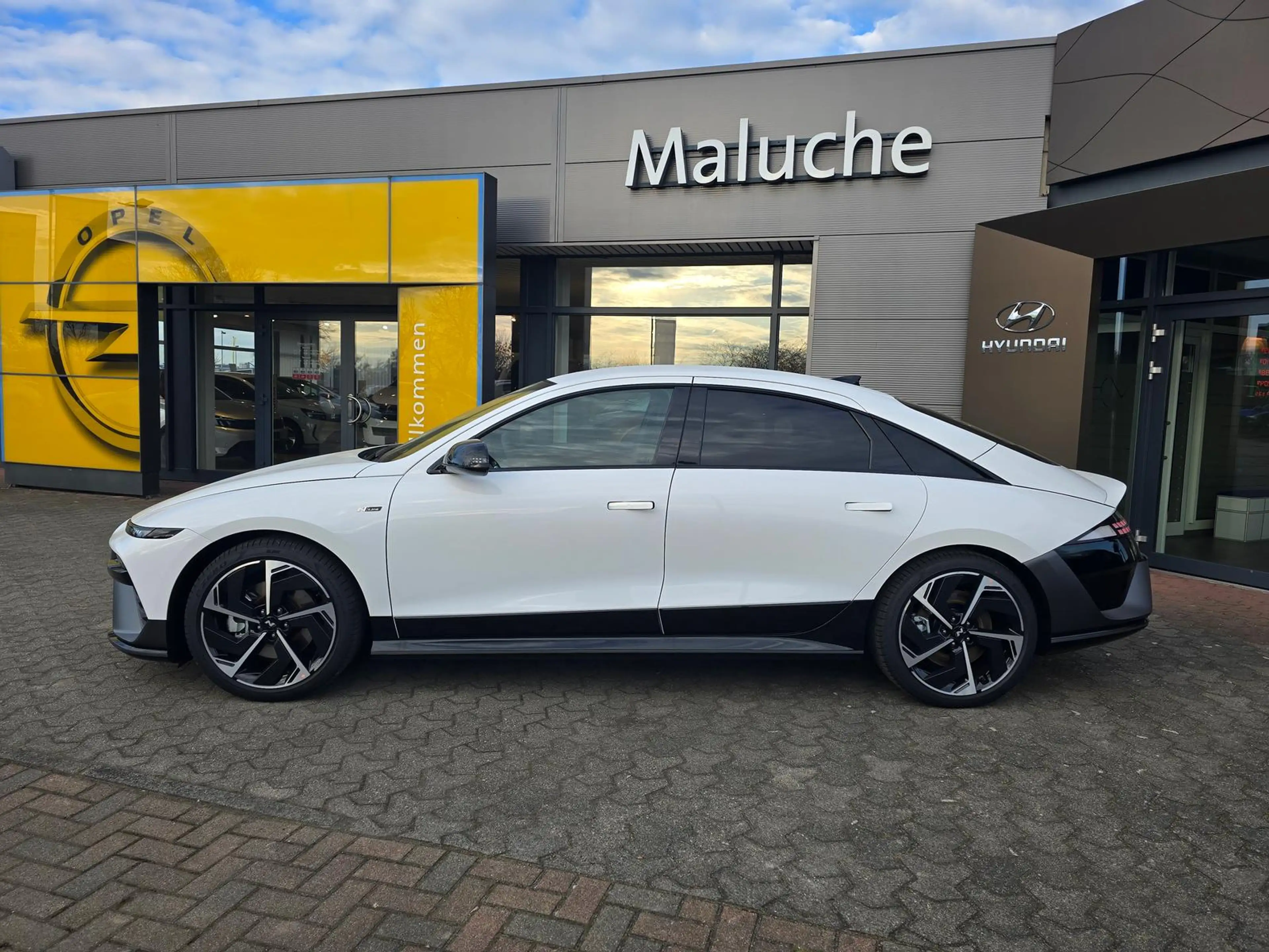 Hyundai IONIQ 6 N-Line 4WD 84kWh+elektr.Heckkl.+Matrix+ — photo 5