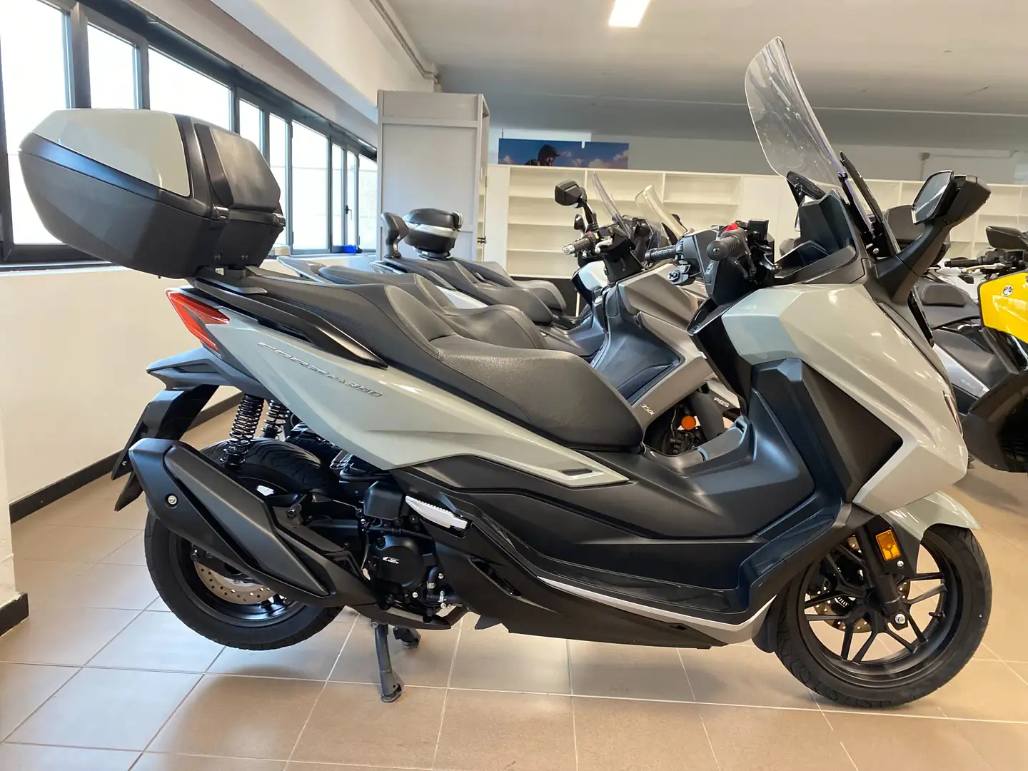 Honda Forza 350 Deluxe Grigio - 1