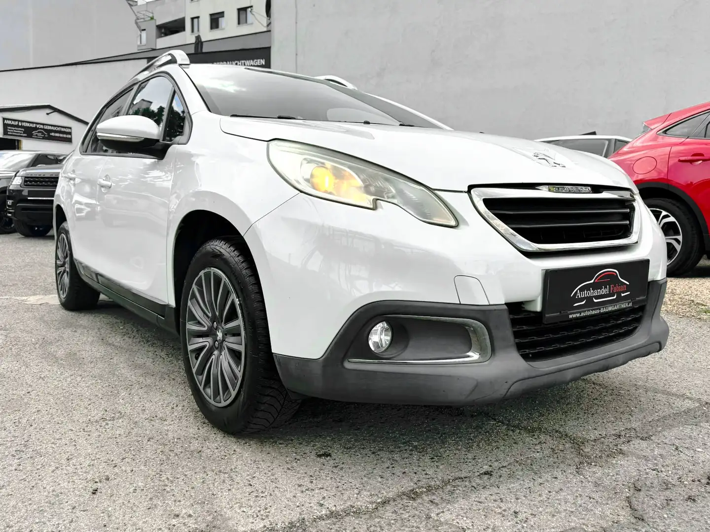 Peugeot 2008 1,6 e-HDi Active 92PS mit PICKERL 07/26 Tempomat Weiß - 1
