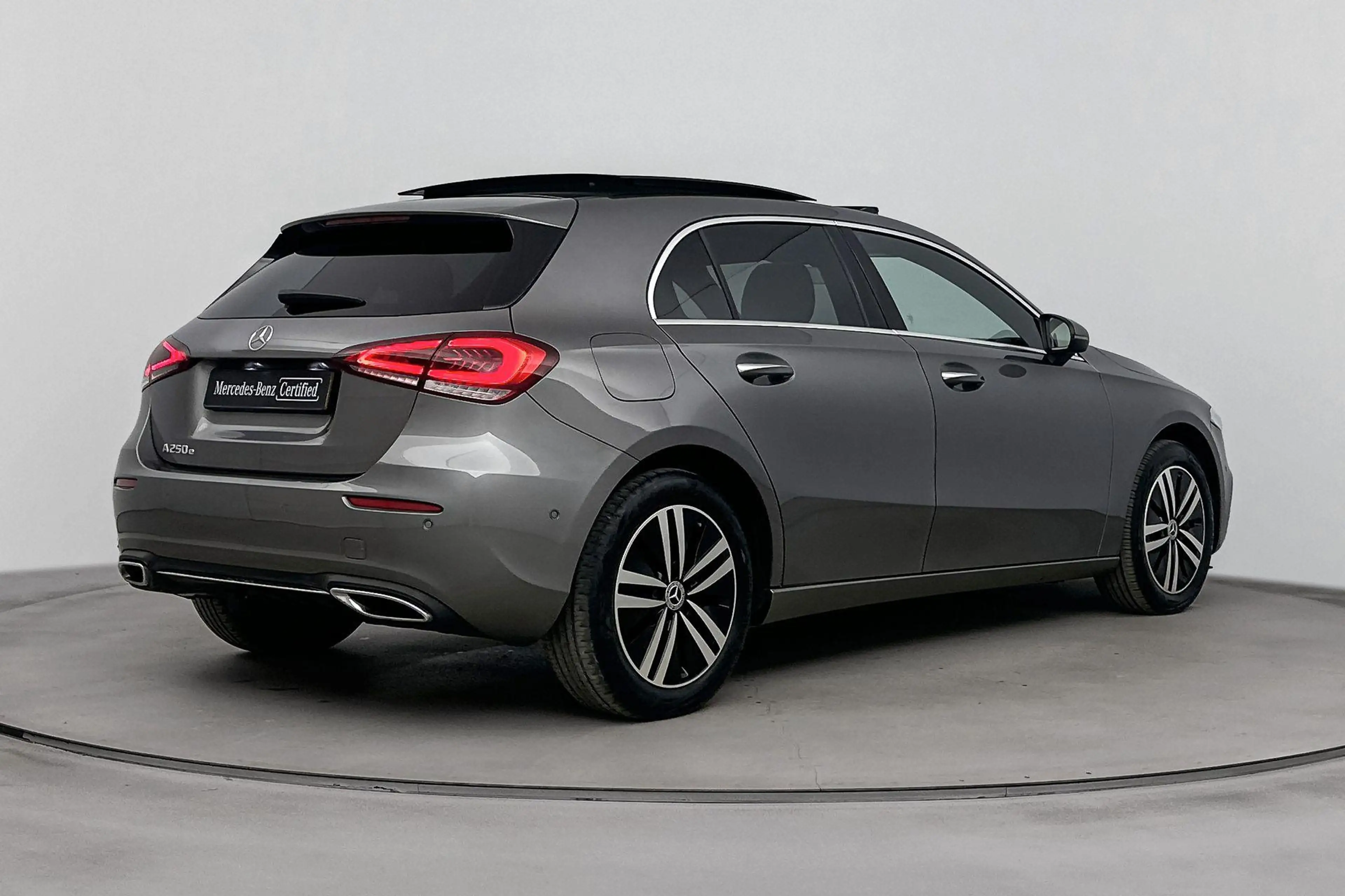 Mercedes-Benz A 250 A 250e Automaat Progressive Line | Premium Pakket — photo 2