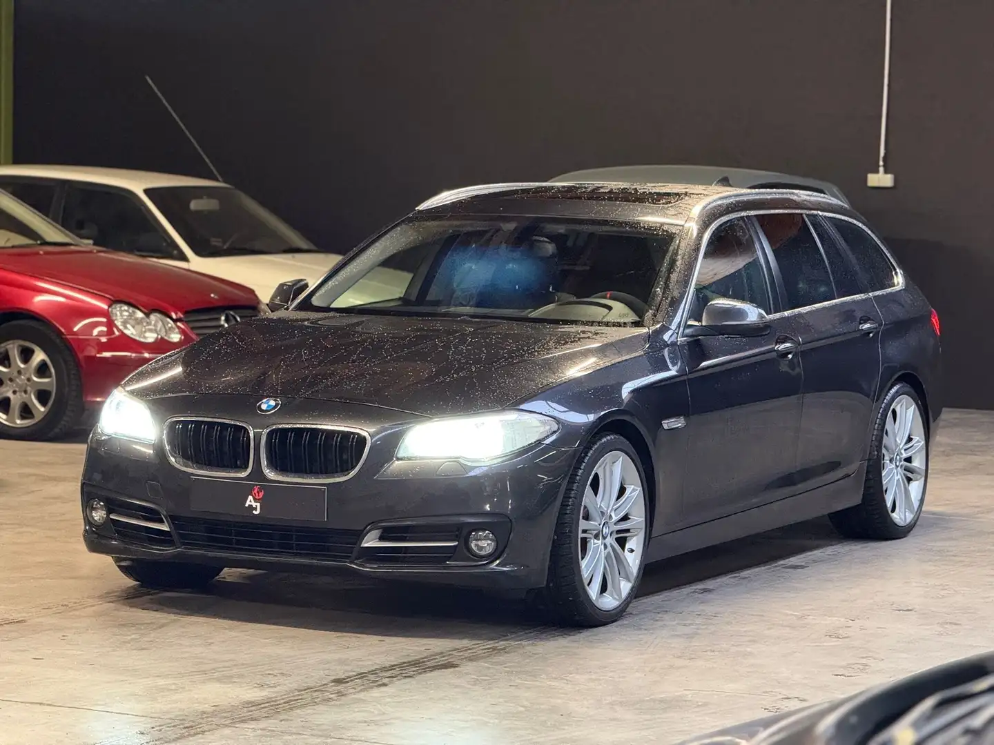 BMW 525 D Touring Sport-Aut Luxury Line // Pano // X-Drive Schwarz - 1