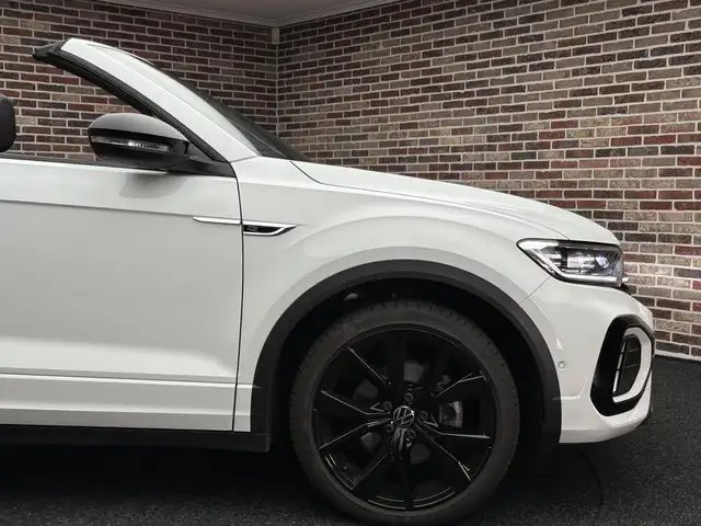 Volkswagen T-Roc view 8