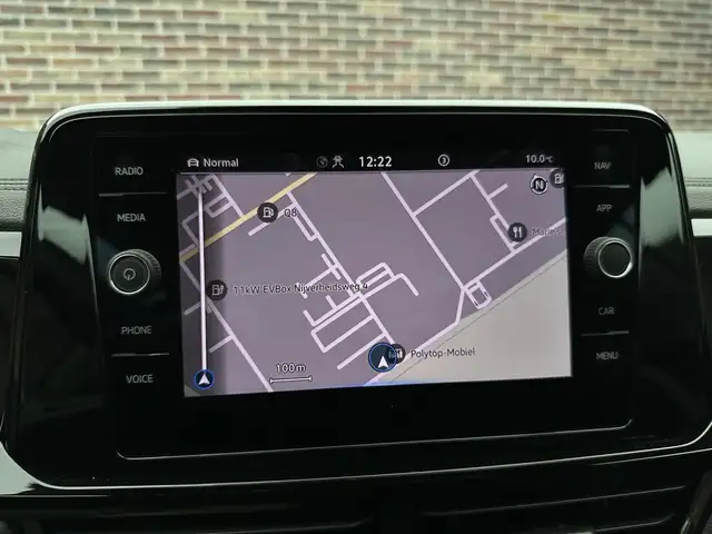Volkswagen T-Roc view 15