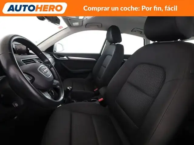 Audi Q3 view 11