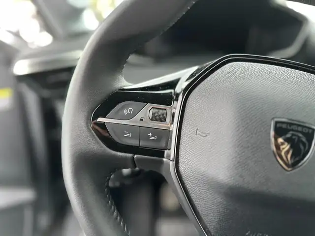 Peugeot 208 view 14