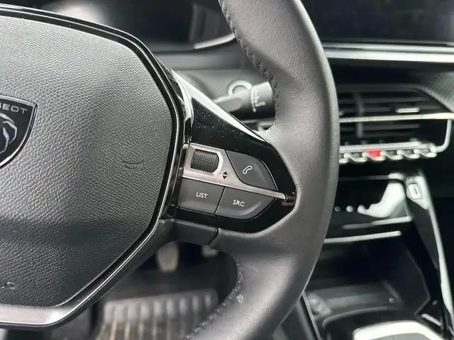 Peugeot 208 view 15