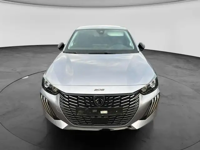 Peugeot 208 view 2