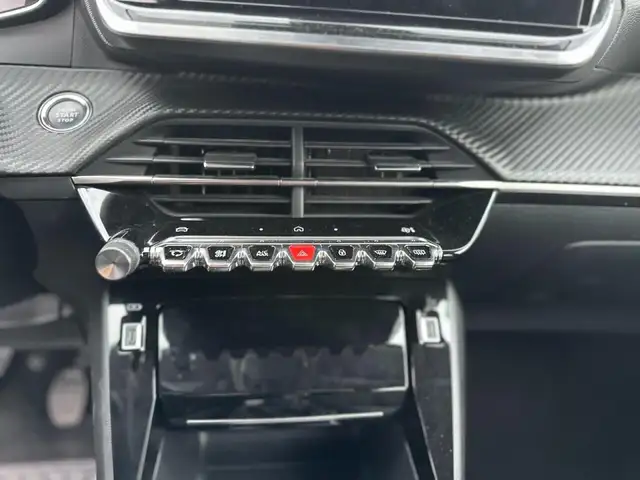 Peugeot 208 view 17