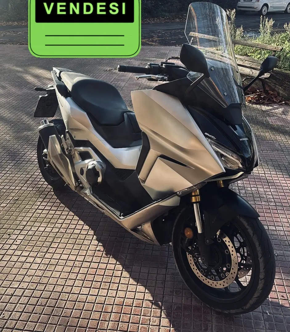 Honda Forza 750 DCT - 1