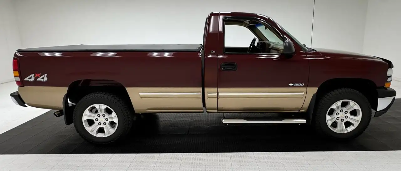 Chevrolet Silverado 1500 LS 4x4 Long Bed Pickup, foto 6