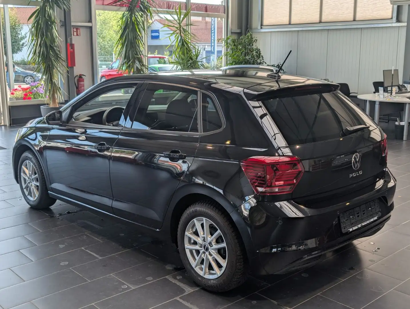 Volkswagen Polo 1.0 TSI DSG OPF Comfortline Navi 1. Hand Schwarz - 2