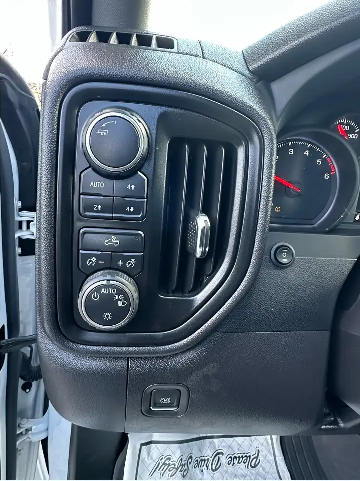 Chevrolet Silverado 1500 снимка Chevrolet Silverado 1500