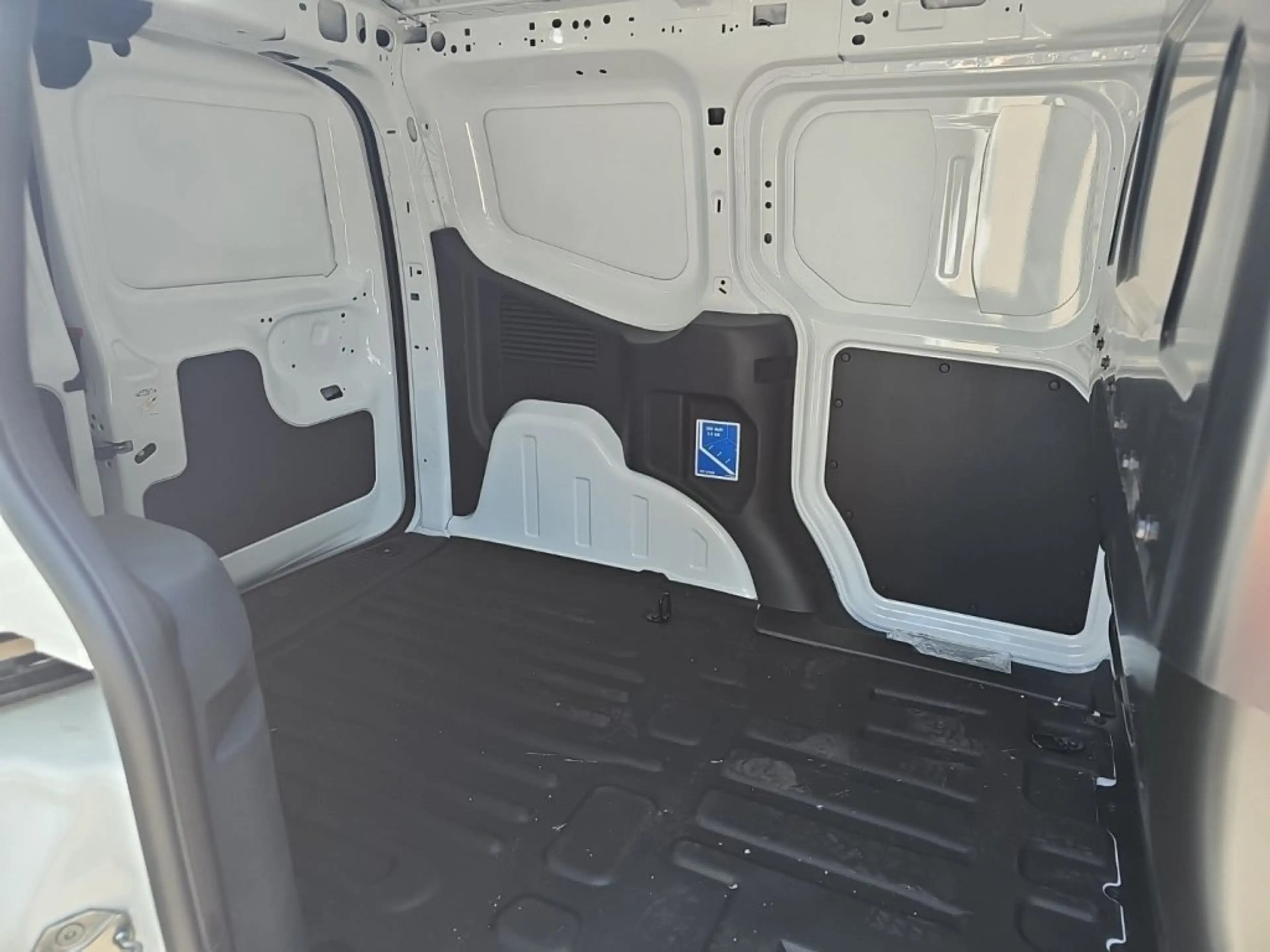 Ford Transit Courier Kasten Trend 1,0L Eboost 100PS M FWD — photo 7