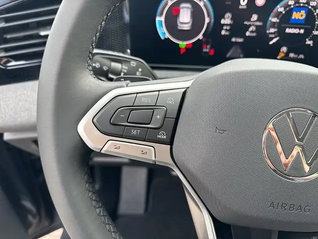 Volkswagen Tiguan view 11