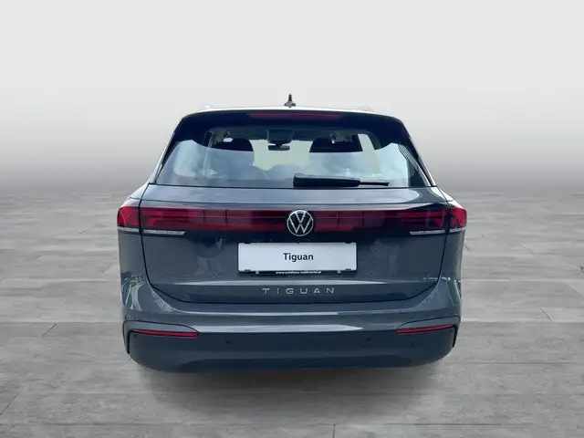 Volkswagen Tiguan view 5