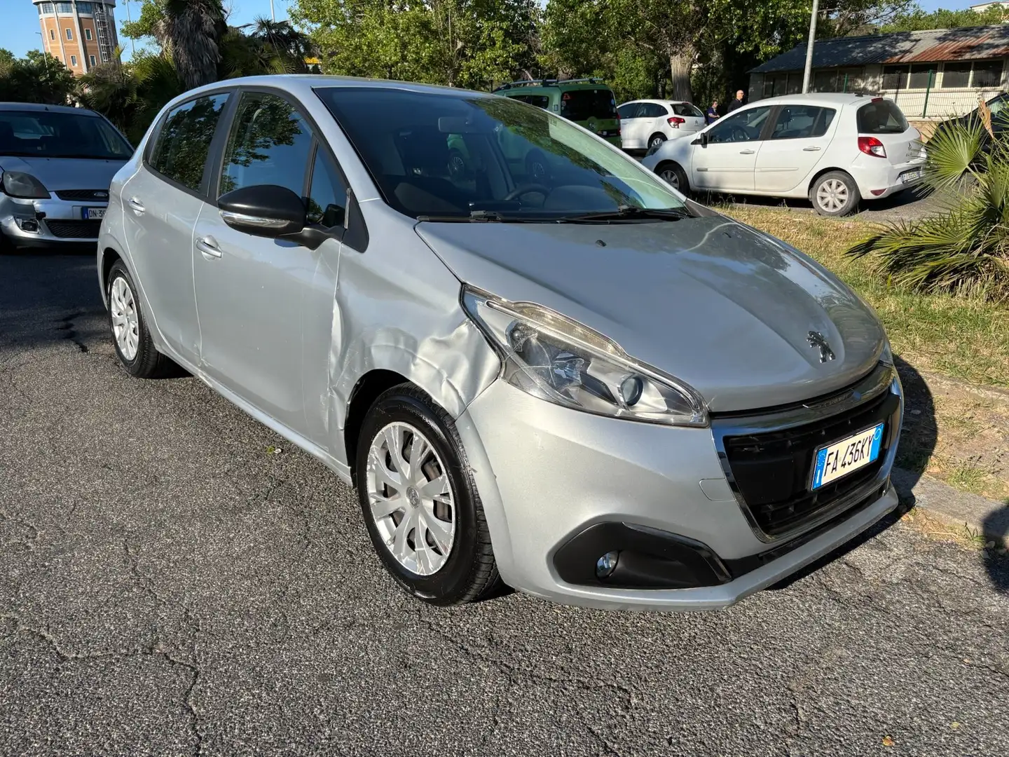 Peugeot 208 208 I 2015 5p 1.6 bluehdi Active 75cv Argento - 2