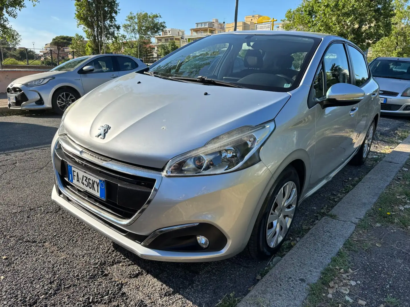 Peugeot 208 208 I 2015 5p 1.6 bluehdi Active 75cv Argento - 1
