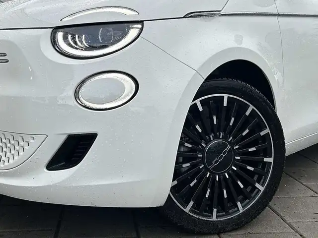 Fiat 500e view 13