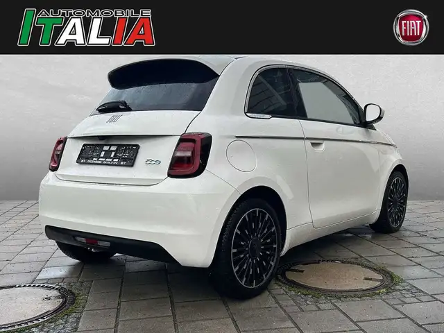 Fiat 500e view 2