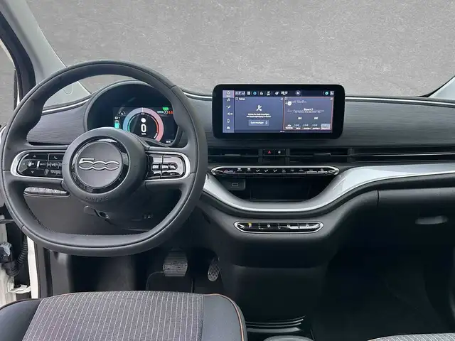 Fiat 500e view 7