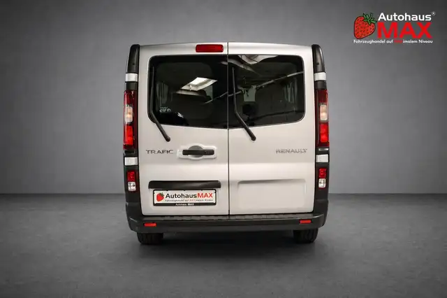 Renault Trafic view 5