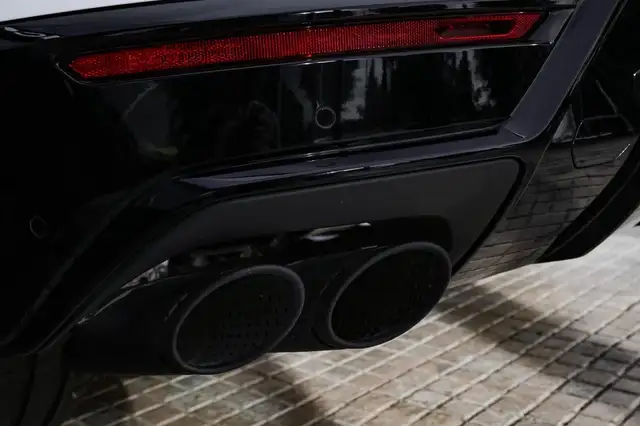 Lamborghini Urus view 9