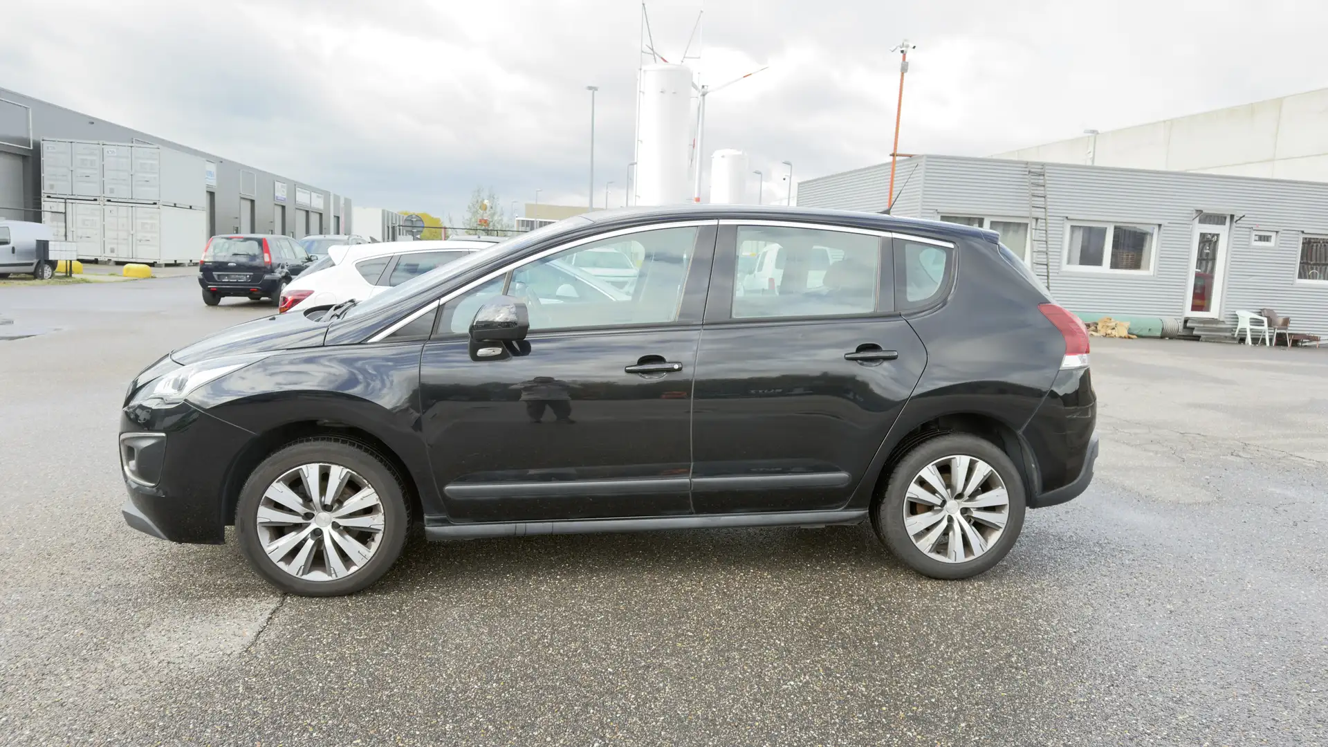 Peugeot 3008 3008 PureTech  1.2 i benzine GARANTIE EUR6B Zwart - 2