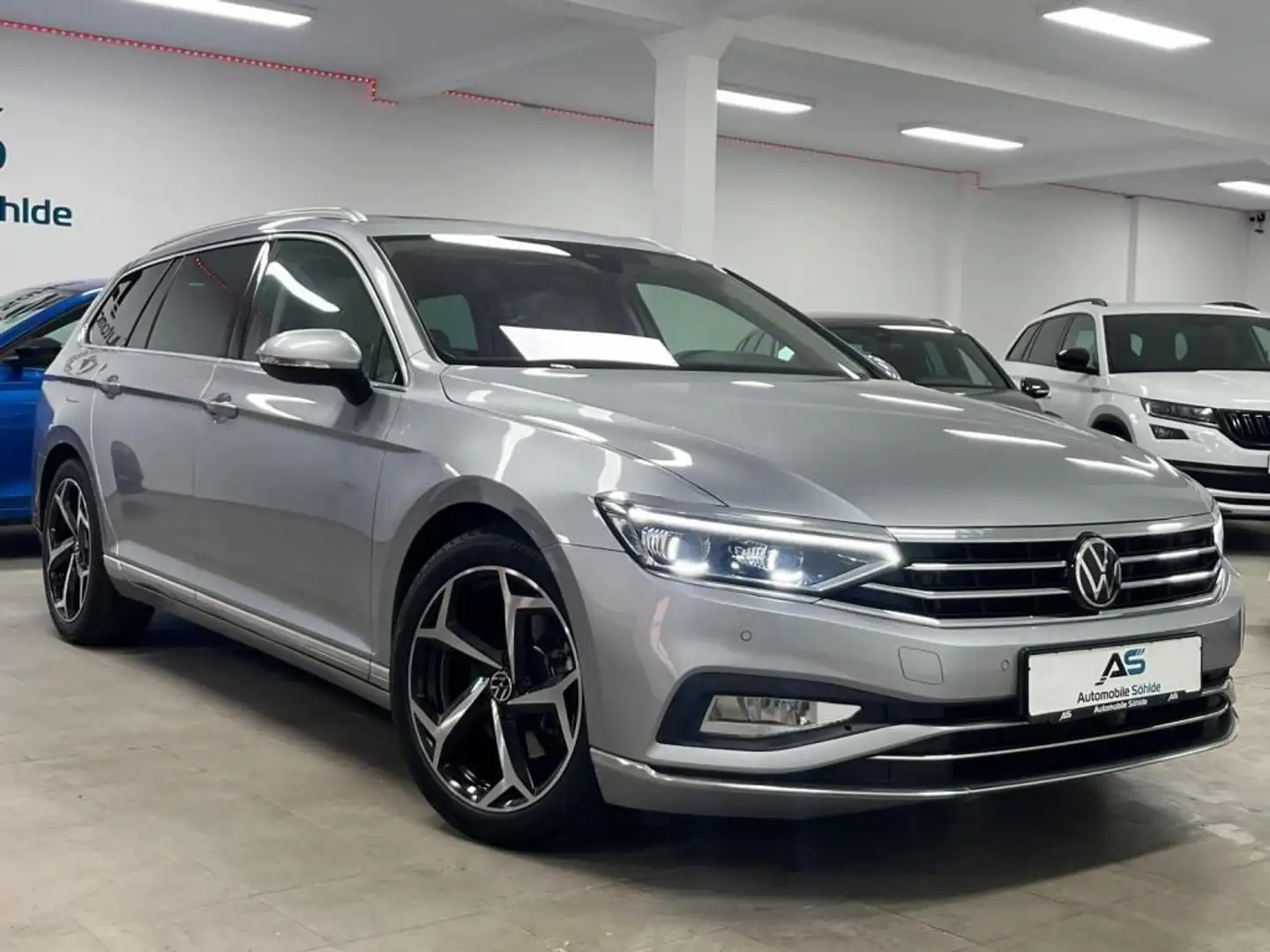 Volkswagen Passat 2.0 TSi R-line DSG Navi/Leder/Matrix/Virt Silber - 1