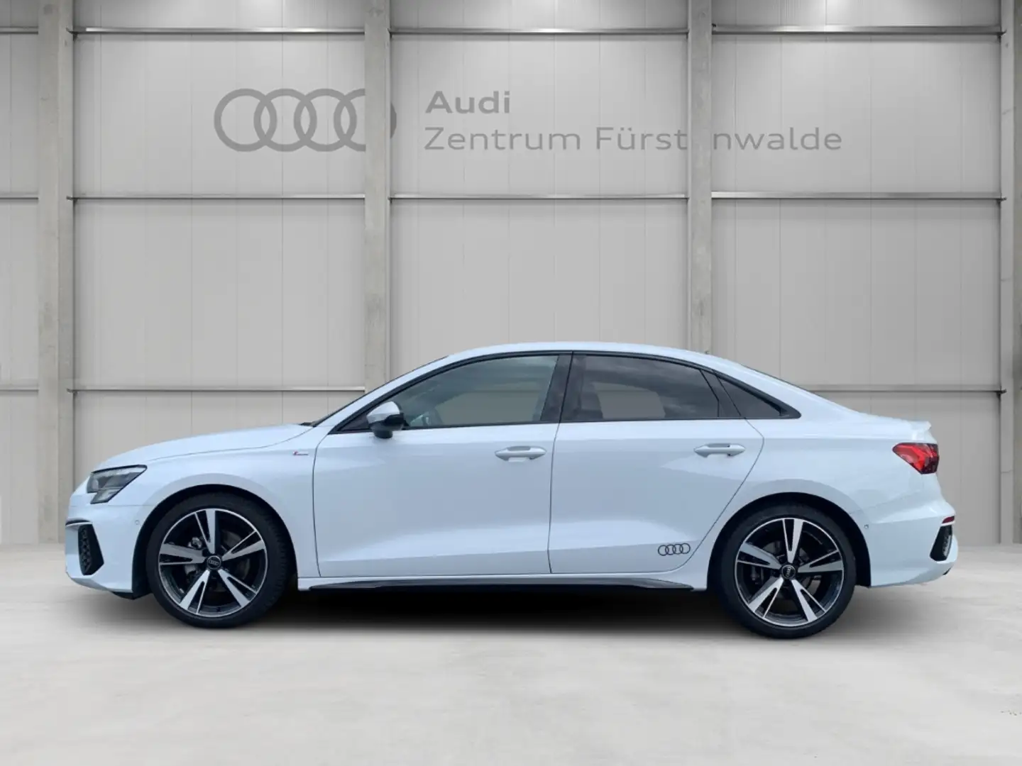 Audi A3 line Limousine 35 TFSI S tronic S-line AHK Weiß - 2