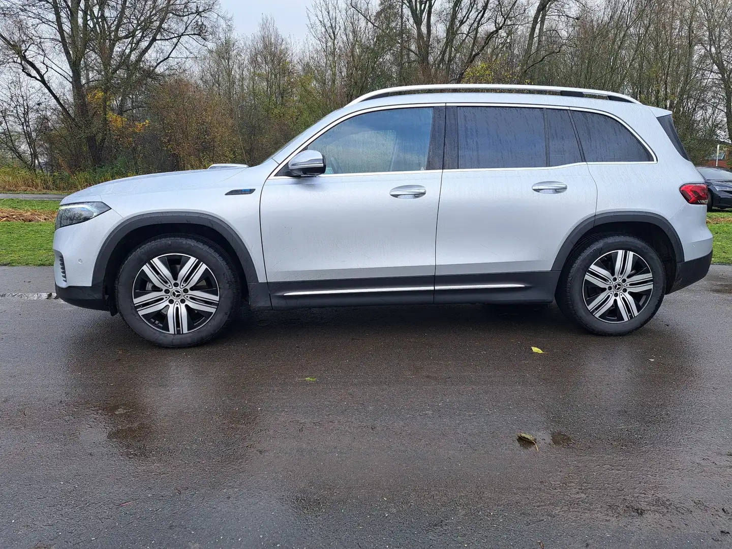 Mercedes-Benz EQB 250 Luxury Line Zilver - 1