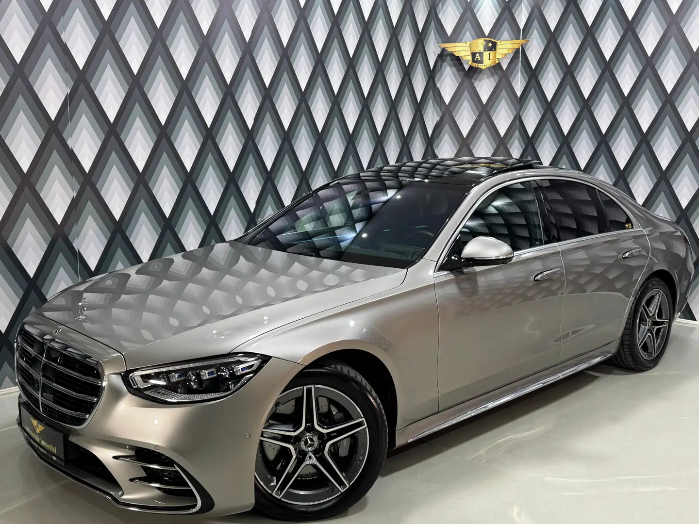 Mercedes-Benz S 350 d 4MATIC Aut. // AMG LINE // PREMIUM-PLUS // Silber - 2