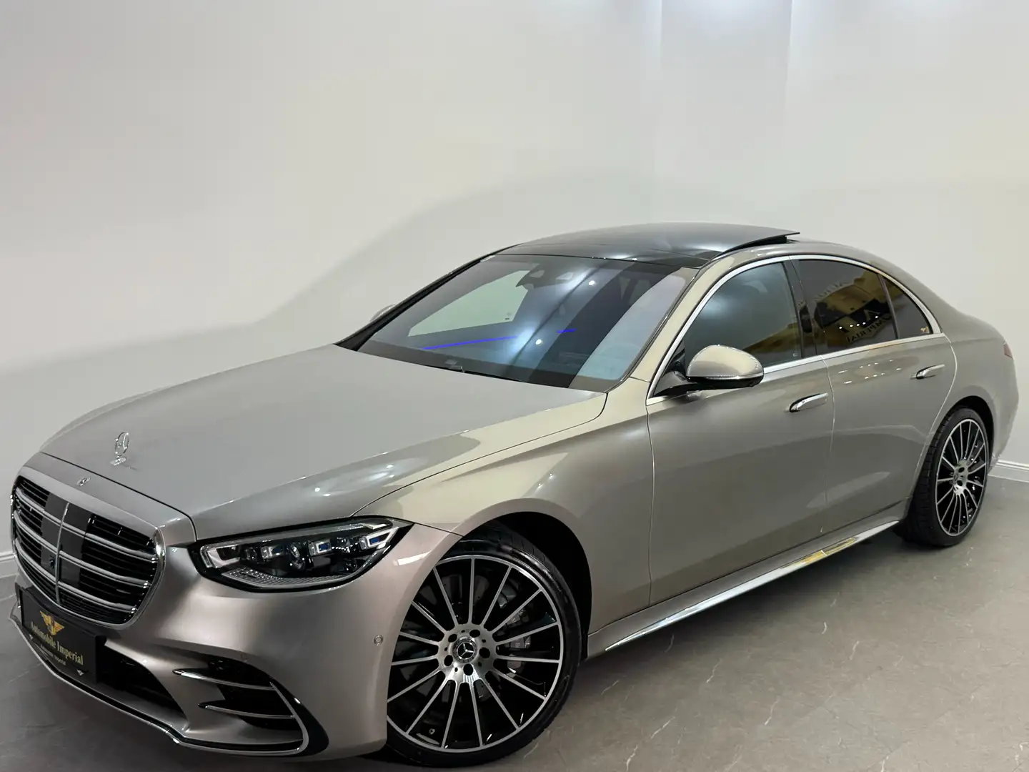 Mercedes-Benz S 350 d 4MATIC Aut. // AMG LINE // PREMIUM-PLUS // Silber - 2