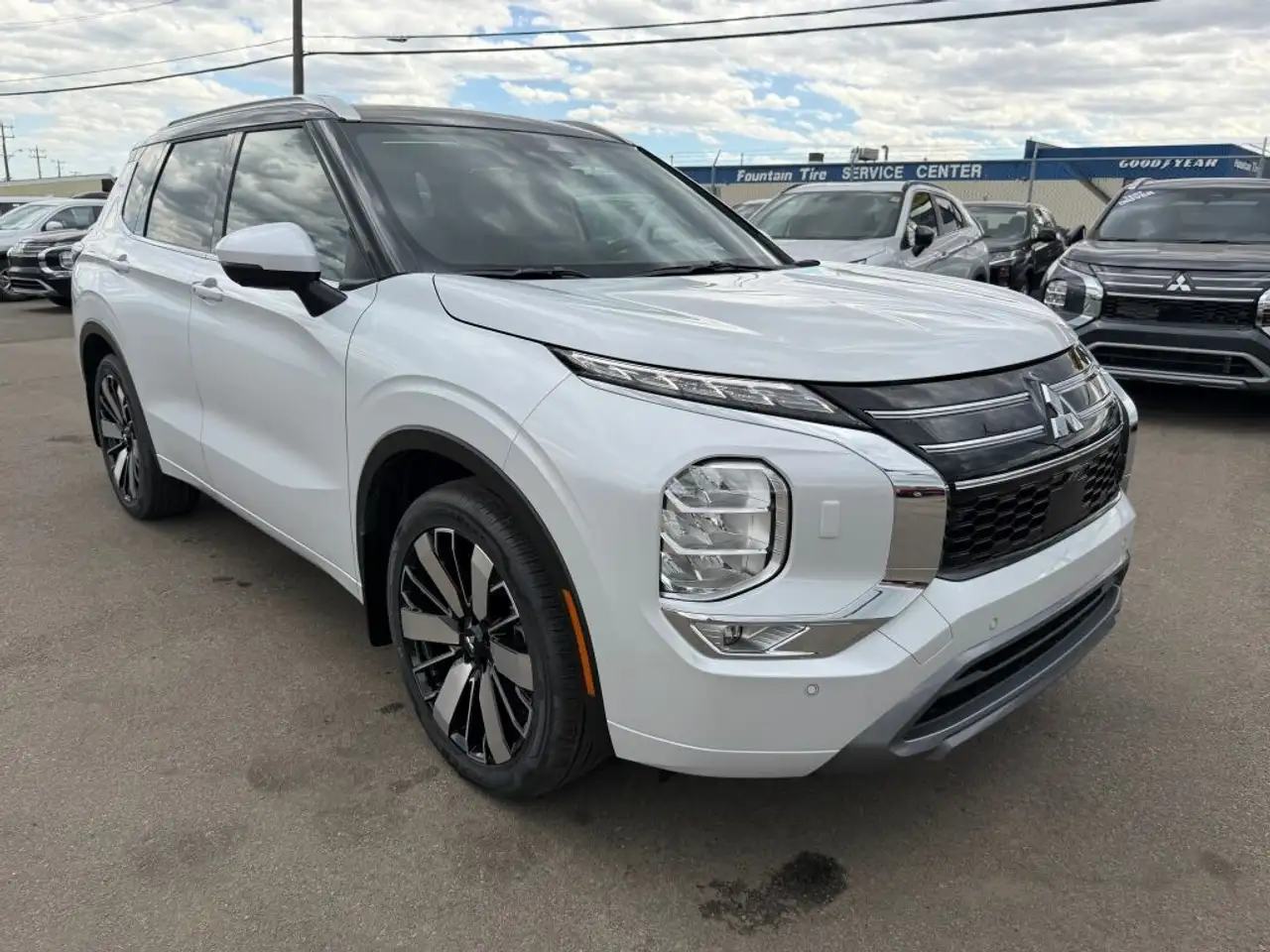 Mitsubishi Outlander снимка Mitsubishi Outlander
