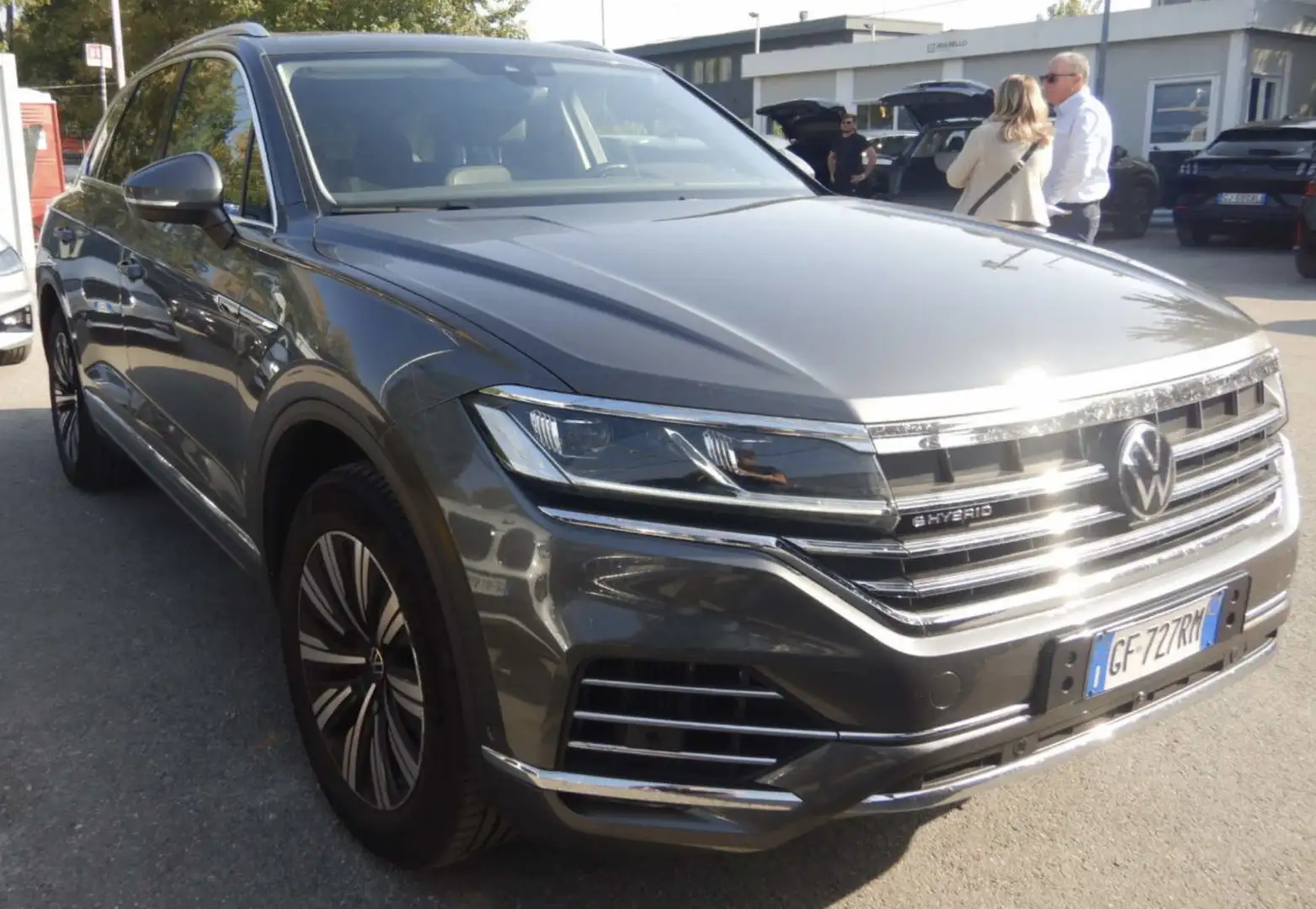 Volkswagen Touareg 3.0 V6 tsi eh Atmosphere tiptronic Tetto Panorama Grigio - 1