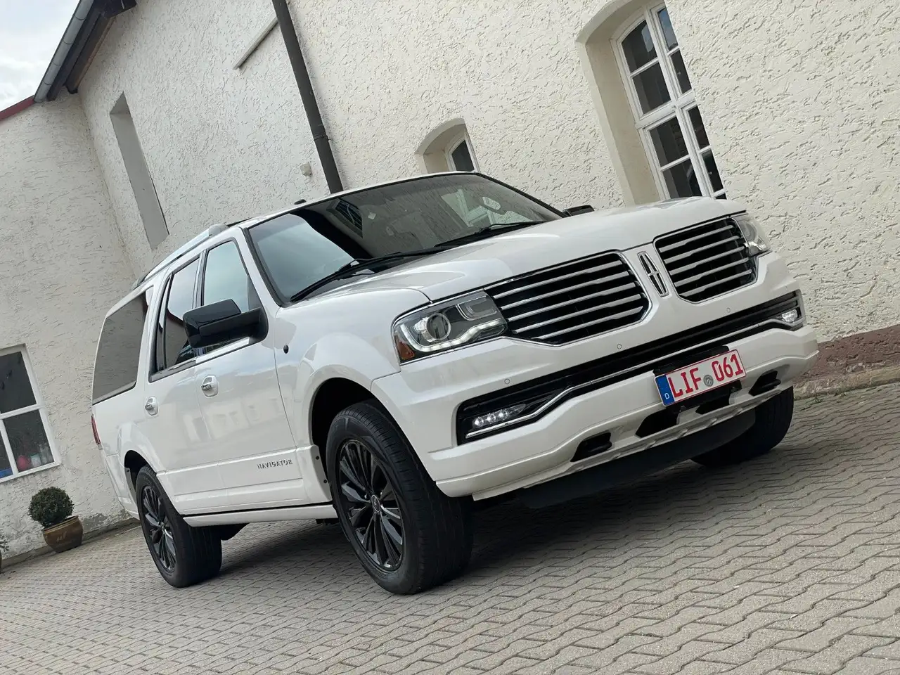 Lincoln Navigator