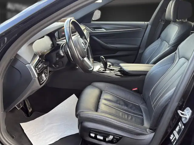 BMW 5 Series view 12