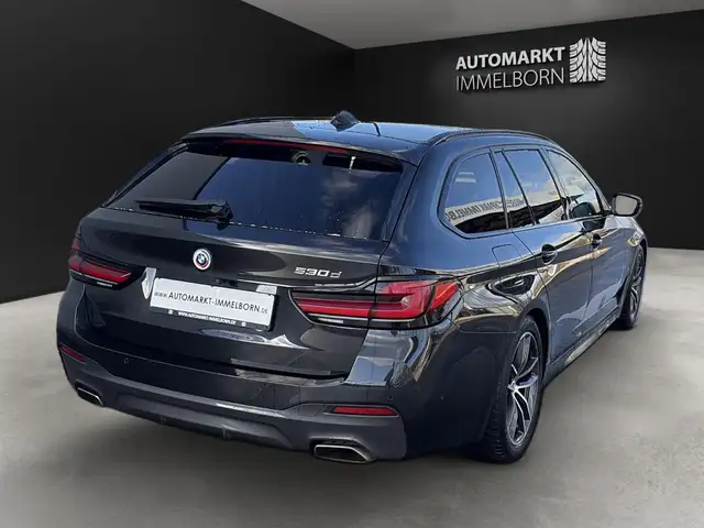 BMW 5 Series view 7