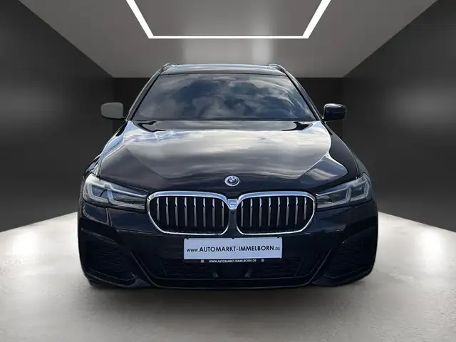 BMW 5 Series view 9