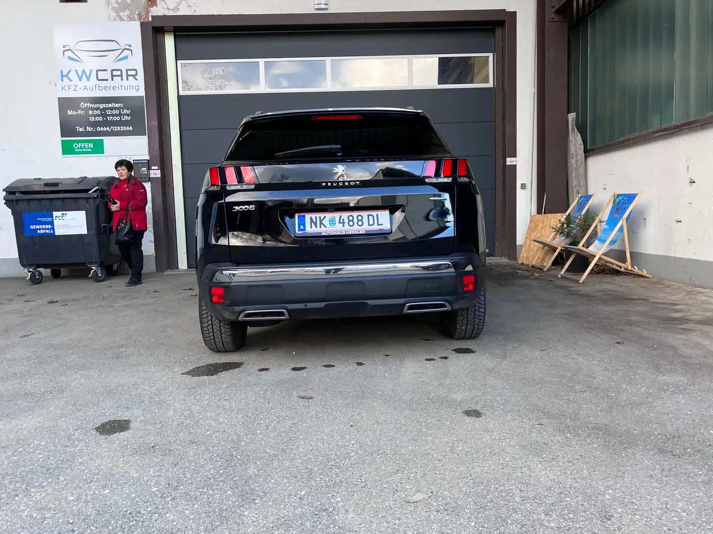 Peugeot 3008 3008 1,5 BlueHDi 130 S Schwarz - 2